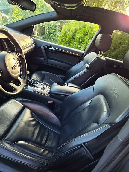 Audi Q7 4 of 9