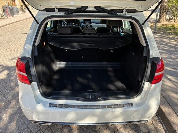 Mercedes-Benz B180 d 12 of 14