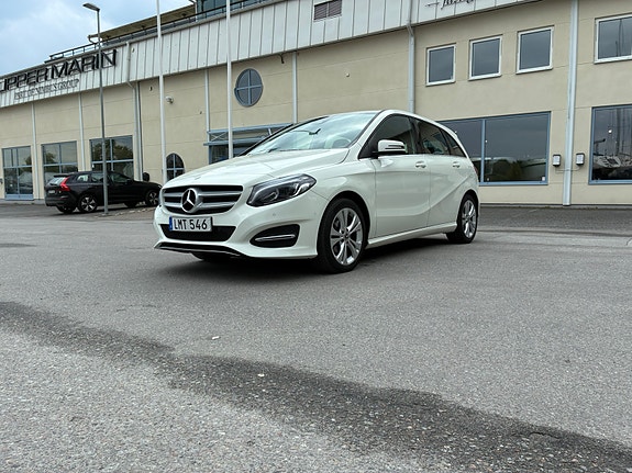 Mercedes-Benz B180 d 3 of 5