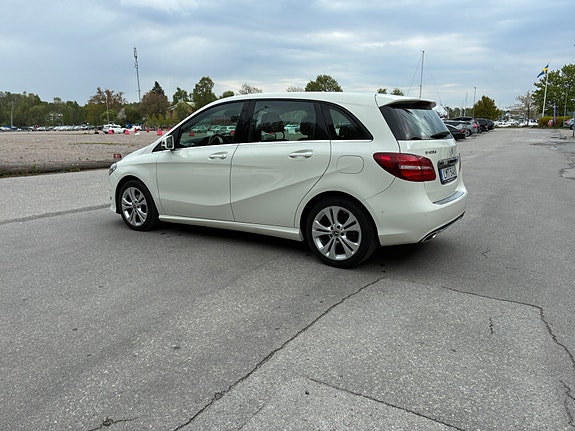 Mercedes-Benz B180 d 7 of 14