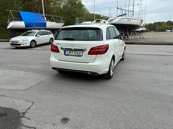 Mercedes-Benz B180 d 8 of 14