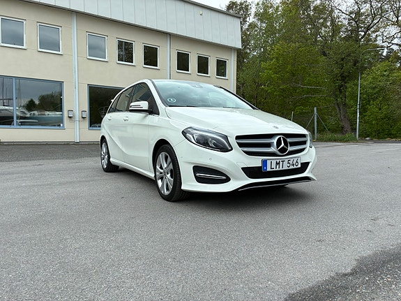 Mercedes-Benz B180 d 4 of 5