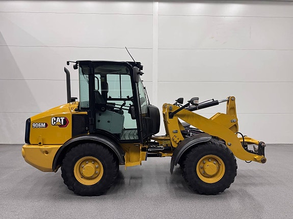 Cat 906M Med nya redskap