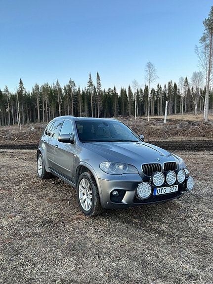 BMW X5 2 of 5