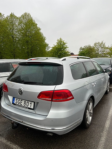 Volkswagen Passat 2 of 5