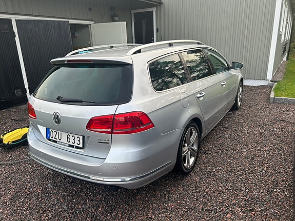 Volkswagen Passat 2 of 5