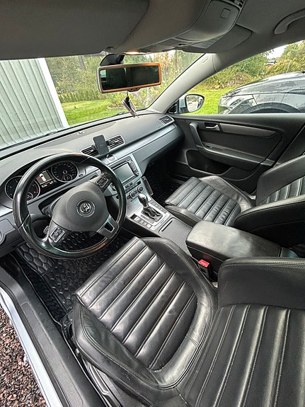 Volkswagen Passat 7 of 9