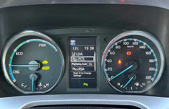 Toyota RAV4 8 of 11