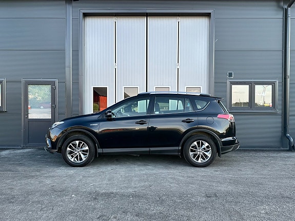 Toyota RAV4 4 of 5
