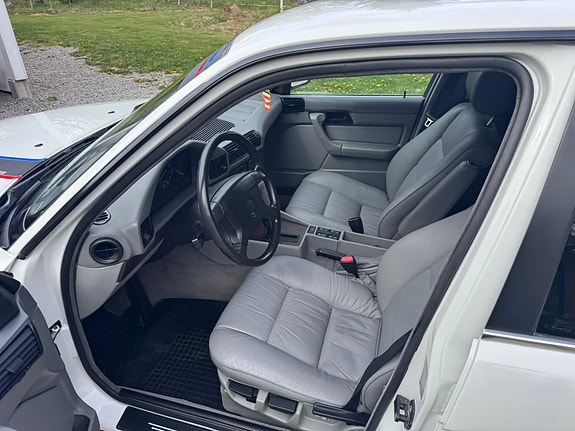BMW 540i 4 of 5