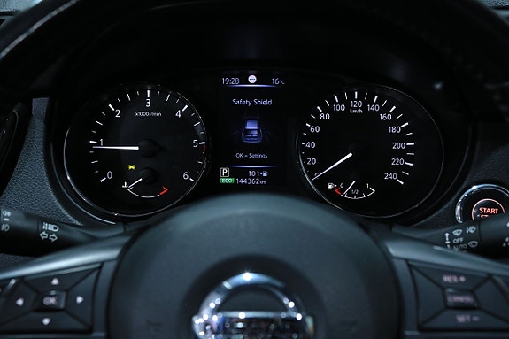 Nissan X-Trail 12 of 27