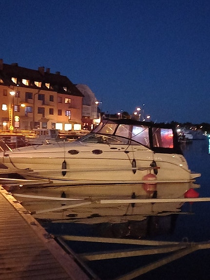 Sea Ray Sundancer 260, 2002, motor från 2014. 9 of 11