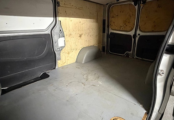 Opel Vivaro 13 of 13