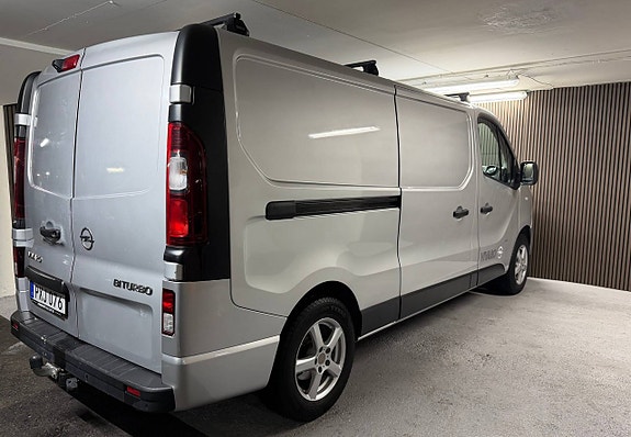 Opel Vivaro 7 of 13