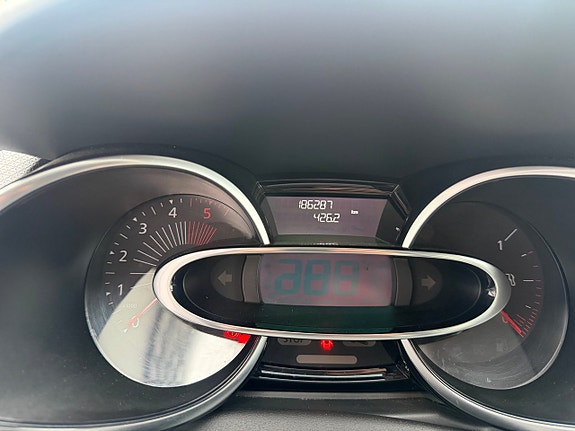 Renault Clio 9 of 14