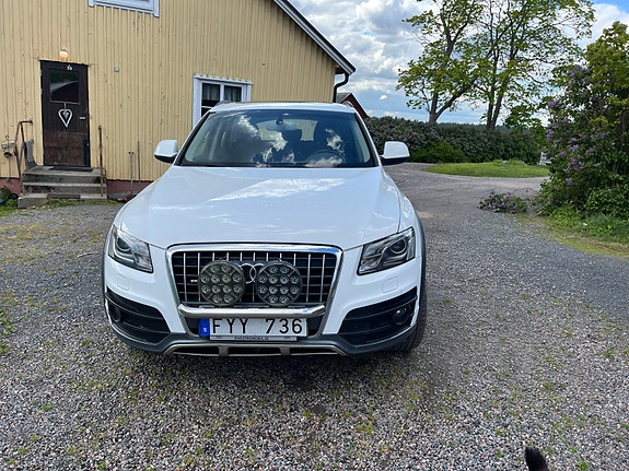 Audi Q5 2 of 3