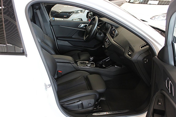 BMW M135i 6 of 22