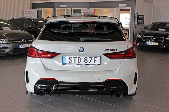 BMW M135i 8 of 22