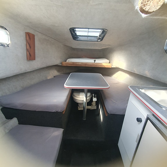 Bayliner trophy walkaround 4 of 5