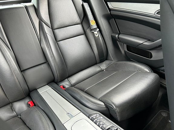 Porsche Panamera Turbo 10 of 19