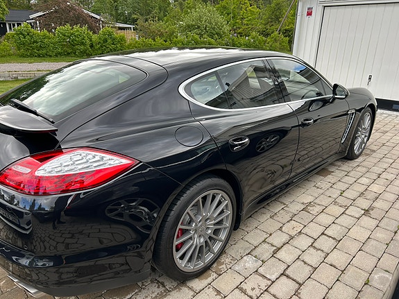 Porsche Panamera Turbo 18 of 19