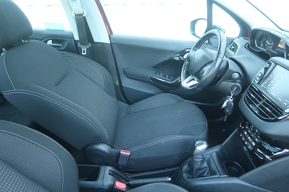 Peugeot 208 9 of 27