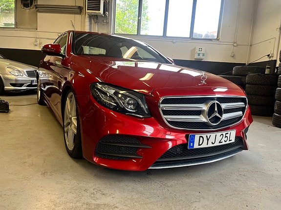 Mercedes-Benz E220 d 2 of 5