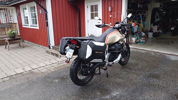 Moto Guzzi V85 TT Travel 4 of 5