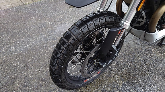 Moto Guzzi V85 TT Travel 6 of 8
