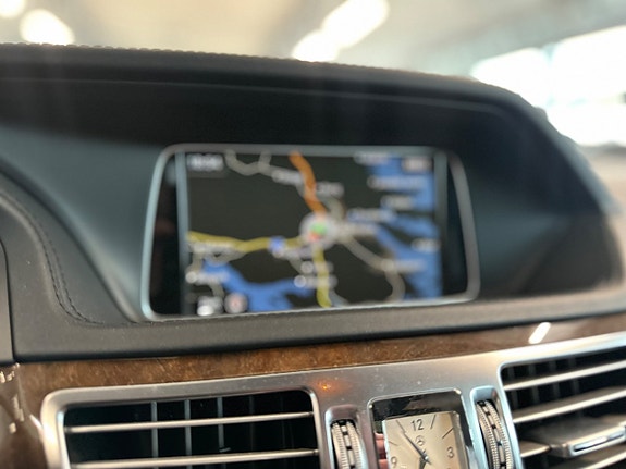 Mercedes-Benz E350 23 of 30
