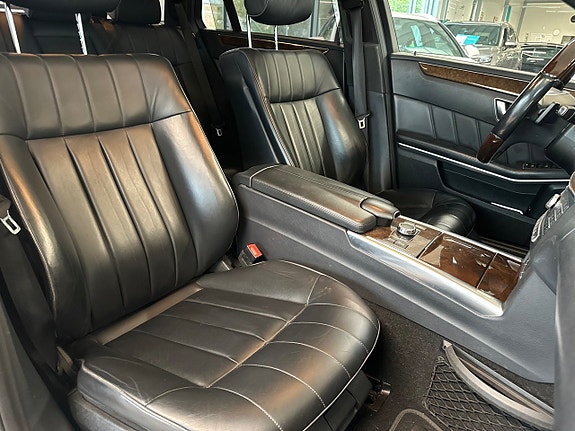 Mercedes-Benz E350 16 of 30
