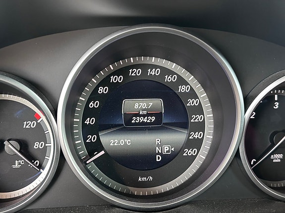 Mercedes-Benz E350 20 of 30