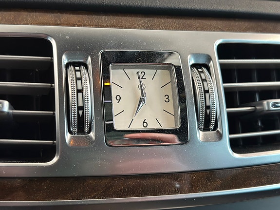 Mercedes-Benz E350 30 of 30