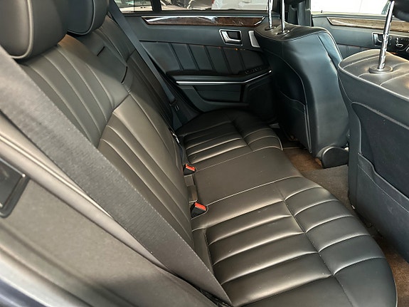 Mercedes-Benz E350 17 of 30