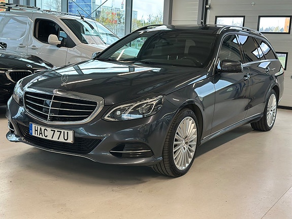 Mercedes-Benz E350 4 of 5