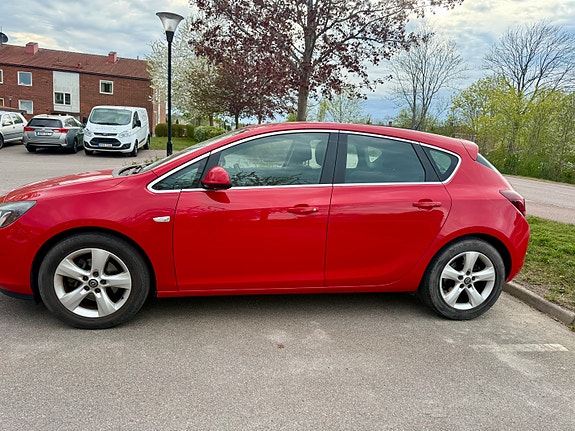 Opel Astra 2 of 5