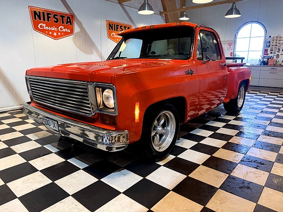 Chevrolet C10 Silverado 2 of 5