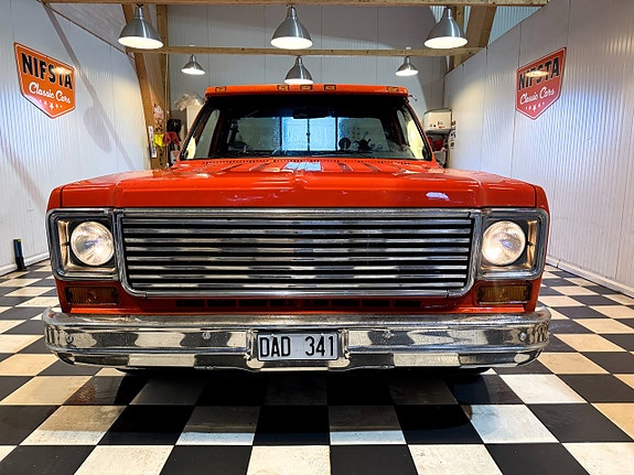 Chevrolet C10 Silverado 4 of 5