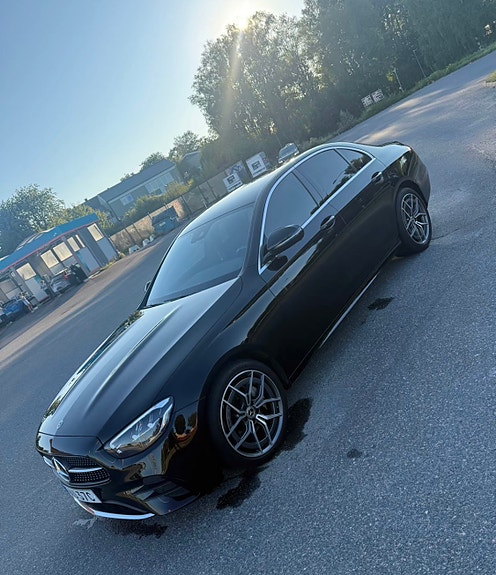 Mercedes-Benz E220 d 4 of 5
