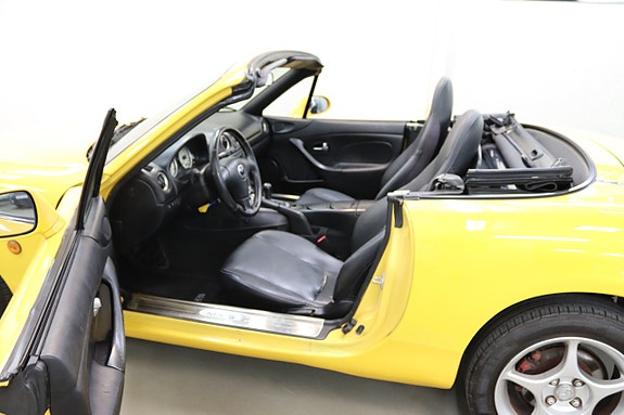 Mazda MX-5 10 of 23
