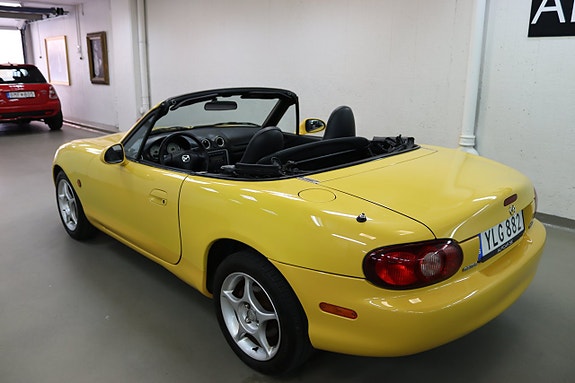 Mazda MX-5 15 of 23
