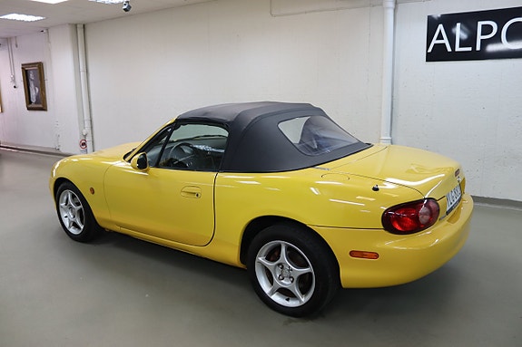 Mazda MX-5 9 of 23