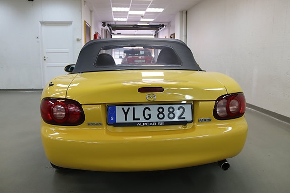 Mazda MX-5 8 of 23