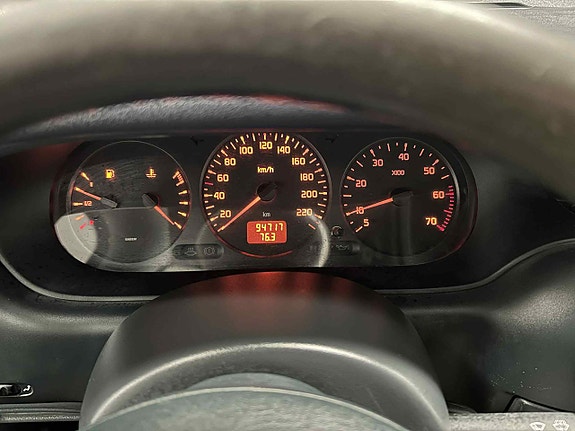 Renault Megane 14 of 18