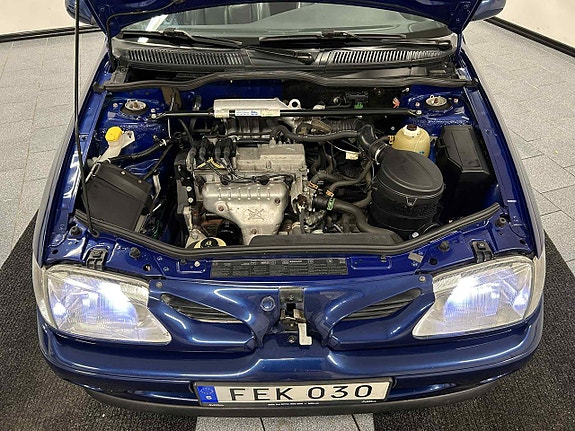 Renault Megane 15 of 18