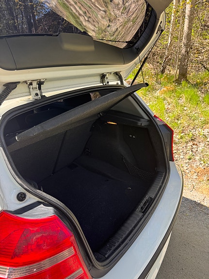 BMW 118d 3 of 5