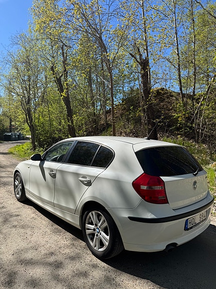 BMW 118d 4 of 5