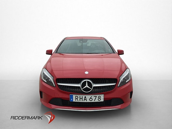 Mercedes-Benz A180 2 of 5