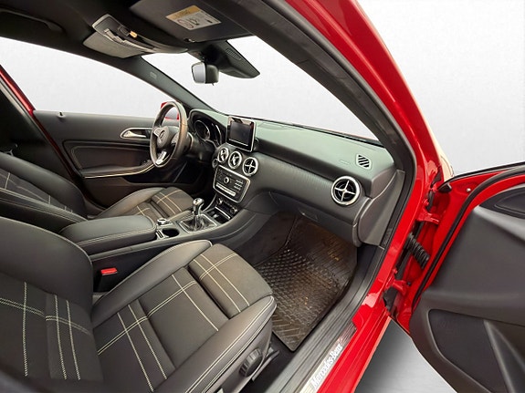 Mercedes-Benz A180 14 of 30