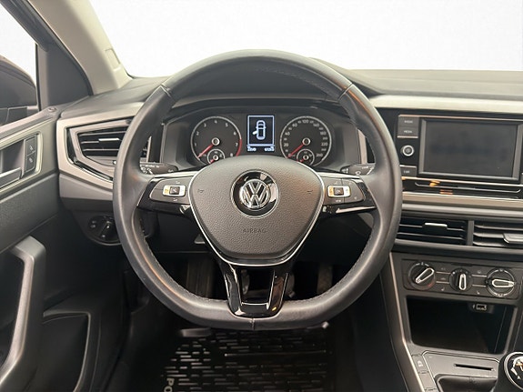 Volkswagen Polo 19 of 26